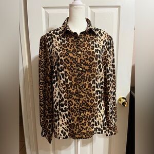 D Selene & Yareli Leopard print blouse with long sleeves and button front (E)